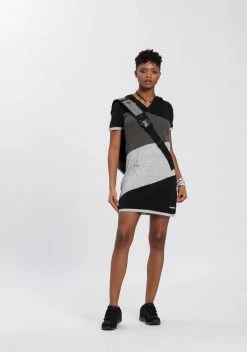 KangaROOS Sweatkleid mit Kapuze und trendigem Colorblocking - NEUE KOLLEKTION Blau-mint, Beere-rose, Schwarz-grau 12 KangaROOS Sweatkleid mit Kapuze und trendigem Colorblocking - NEUE KOLLEKTION Blau-mint, Beere-rose, Schwarz-grau -KANGAROOS Verkäufe 108b95b1 3216 5a0e a1d6 19d1f3507105