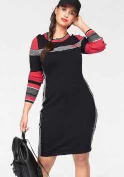 KangaROOS Strickkleid mit Streifen-Details im Color Blocking Style