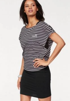 KangaROOS Jerseykleid (Set, 2-tlg., mit T-Shirt) für einen sommerlichen Kombi-Look Blau-weiß-marine, Schwarz | grau-weiß-gestreift, Rosa-weiß-himbeere 11 KangaROOS Jerseykleid (Set, 2-tlg., mit T-Shirt) für einen sommerlichen Kombi-Look Blau-weiß-marine, Schwarz | grau-weiß-gestreift, Rosa-weiß-himbeere -KANGAROOS Verkäufe 23247639