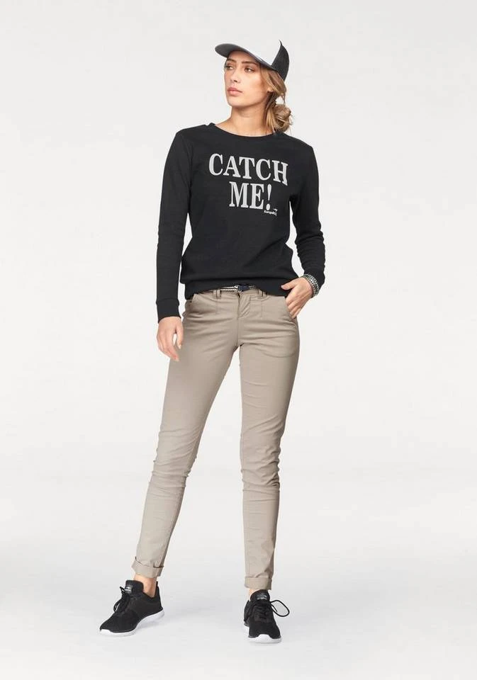 KangaROOS Chinohose (Set, 2-tlg., mit Gürtel) in schmaler Form, mit Kordel zu binden Beige, Schwarz, Weiß, Marine 14 KangaROOS Chinohose (Set, 2-tlg., mit Gürtel) in schmaler Form, mit Kordel zu binden Beige, Schwarz, Weiß, Marine – Bild 12