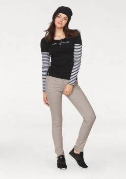 KangaROOS Chinohose (Set, 2-tlg., mit Gürtel) in schmaler Form, mit Kordel zu binden Beige, Schwarz, Weiß, Marine 96 KangaROOS Chinohose (Set, 2-tlg., mit Gürtel) in schmaler Form, mit Kordel zu binden Beige, Schwarz, Weiß, Marine -KANGAROOS Verkäufe 26922296