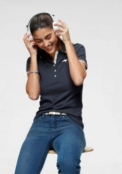 KangaROOS Poloshirt mit kontrastfarbenem, gestreiftem Kragen und Ärmelbündchen