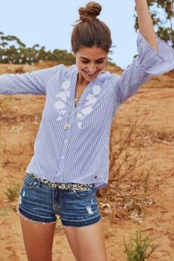 KangaROOS Hemdbluse mit Volants am Ärmel und Blumen-Stickerei vorne 8 KangaROOS Hemdbluse mit Volants am Ärmel und Blumen-Stickerei vorne -KANGAROOS Verkäufe 31252268