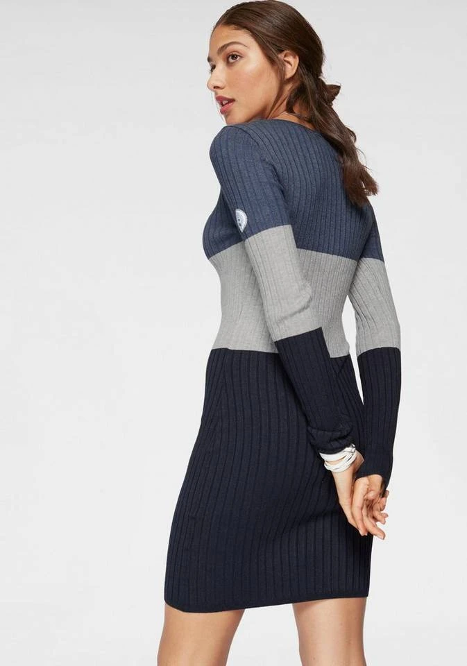 KangaROOS Strickkleid in Rippstrick und Colorblocking-Optik 4 KangaROOS Strickkleid in Rippstrick und Colorblocking-Optik – Bild 2