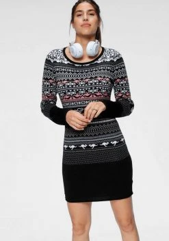 KangaROOS Strickkleid im kontrastreichen Norweger-Design Schwarz-weiß-gemustert, Blau-weiß-gemustert -KANGAROOS Verkäufe 3b8e9b2f 17d5 5e52 8464 76db277d2ac3