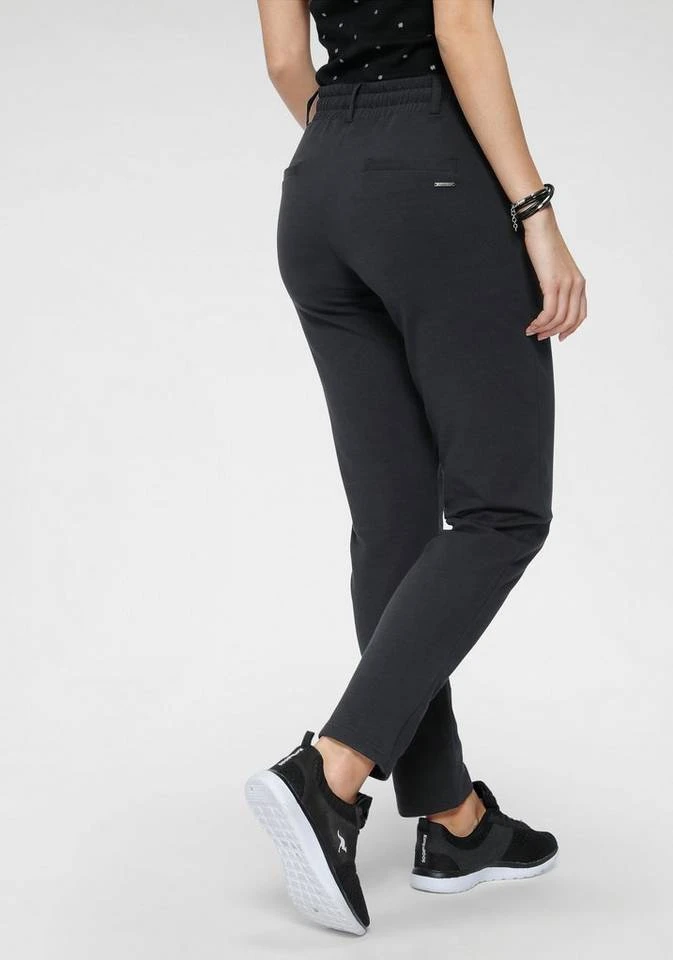 KangaROOS Jogginghose mit kleinen Bundfalten Schwarz, Marine 4 KangaROOS Jogginghose mit kleinen Bundfalten Schwarz, Marine – Bild 2