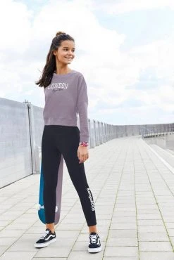 KangaROOS Fledermausshirt in kurzer Form -KANGAROOS Verkäufe 525dc54b 40ef 5a56 8e15 4738a48146cb