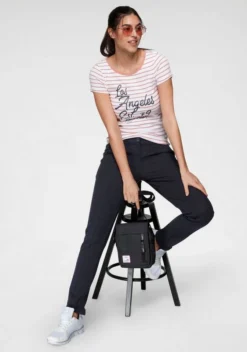 KangaROOS T-Shirt mit großem Logoschriftzug in Handschrift-Optik Marine-weiß, Weiß-rosa 14 KangaROOS T-Shirt mit großem Logoschriftzug in Handschrift-Optik Marine-weiß, Weiß-rosa -KANGAROOS Verkäufe 835e9c54 a1fa 5ed3 b311 c05f5df8e67f