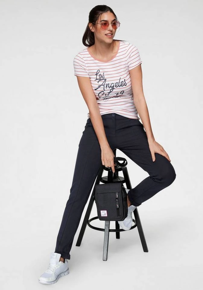 KangaROOS T-Shirt mit großem Logoschriftzug in Handschrift-Optik Marine-weiß, Weiß-rosa 7 KangaROOS T-Shirt mit großem Logoschriftzug in Handschrift-Optik Marine-weiß, Weiß-rosa – Bild 5