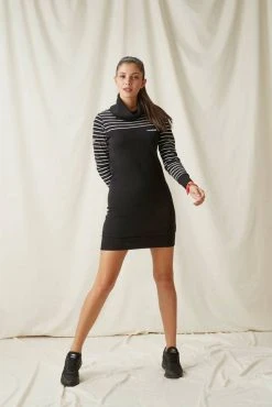 KangaROOS Sweatkleid mit gestreiftem Schulter- und Ärmelbereich 15 KangaROOS Sweatkleid mit gestreiftem Schulter- und Ärmelbereich -KANGAROOS Verkäufe 84893bd8 2747 5569 b03f 027b8d341967