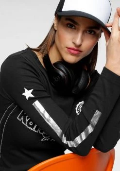 KangaROOS Langarmshirt mit Druck und Streifen am Ärmel Weiß-bedruckt-blau, Schwarz-bedruckt-silberfarben-weiß, Blau-bedruckt-weiß-silberfarben 4 KangaROOS Langarmshirt mit Druck und Streifen am Ärmel Weiß-bedruckt-blau, Schwarz-bedruckt-silberfarben-weiß, Blau-bedruckt-weiß-silberfarben -KANGAROOS Verkäufe 8a291c98 3b71 5cfd bb8b 04c580803cdb