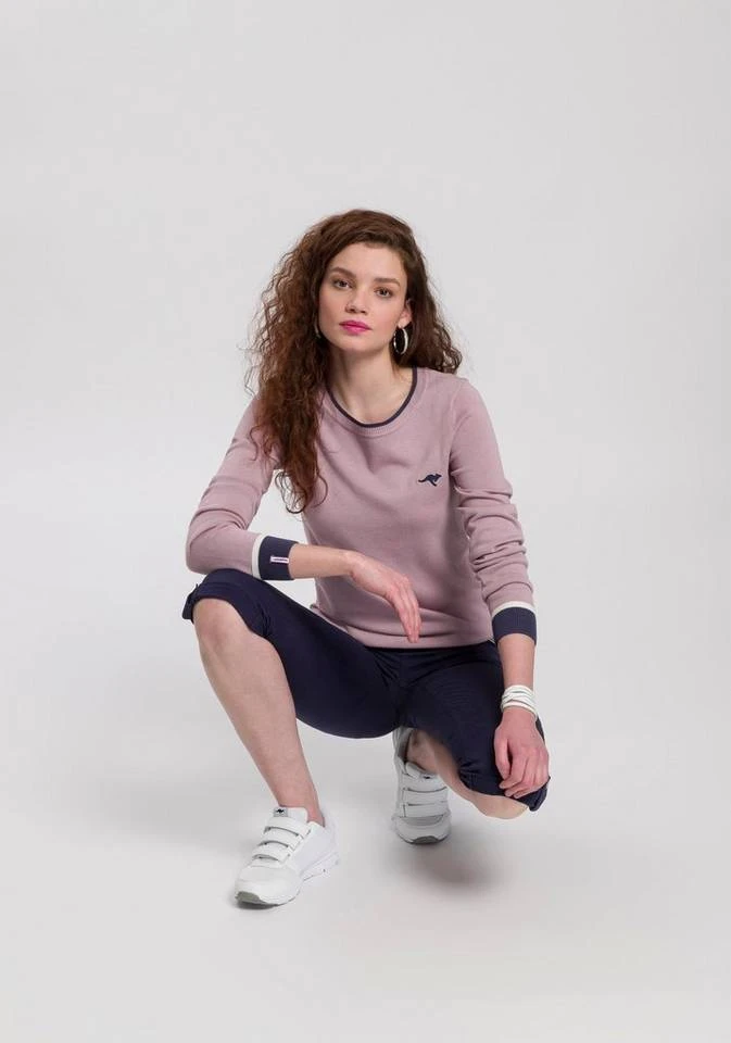 KangaROOS Rundhalspullover mit kontrastfarbenem Saum Schwarz, Offwhite-schwarz, Marine-rot, Rosa-blau 6 KangaROOS Rundhalspullover mit kontrastfarbenem Saum Schwarz, Offwhite-schwarz, Marine-rot, Rosa-blau – Bild 4