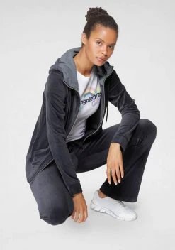 KangaROOS Jazzpants aus weichem Nicky-Samt mit collem Nieten-Logo - NEUE KOLLEKTION Schwarz, Marine 10 KangaROOS Jazzpants aus weichem Nicky-Samt mit collem Nieten-Logo - NEUE KOLLEKTION Schwarz, Marine -KANGAROOS Verkäufe a1351930 5009 57b4 9dff a9486125be0f