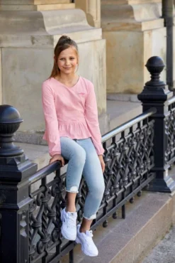 KangaROOS Langarmshirt in kürzerer Form -KANGAROOS Verkäufe aa7e613e 5d35 5a89 8b9e 0ecb0450e536