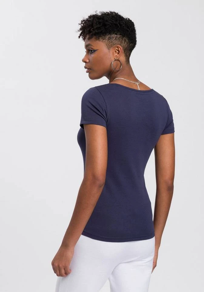 c1e0a91c-b474-557a-a13c-f02160a727a0.jpg KangaROOS T-Shirt mit V-Neck und silberschimmernden Logodruck auf der Brust - NEUE KOLLEKTION Rosa, Weiß, Marine -KANGAROOS Verkäufe c1e0a91c b474 557a a13c f02160a727a0