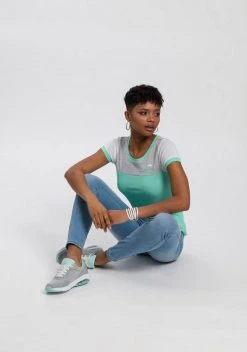 KangaROOS T-Shirt im Colorblocking-Stil Hellgrau-meliert-grün-weiß, Marine-colorblocking, Weiß-schwarz-hellgrau-meliert 14 KangaROOS T-Shirt im Colorblocking-Stil Hellgrau-meliert-grün-weiß, Marine-colorblocking, Weiß-schwarz-hellgrau-meliert -KANGAROOS Verkäufe eb10dc8a db07 5edd 95a9 d3ea48d46e54