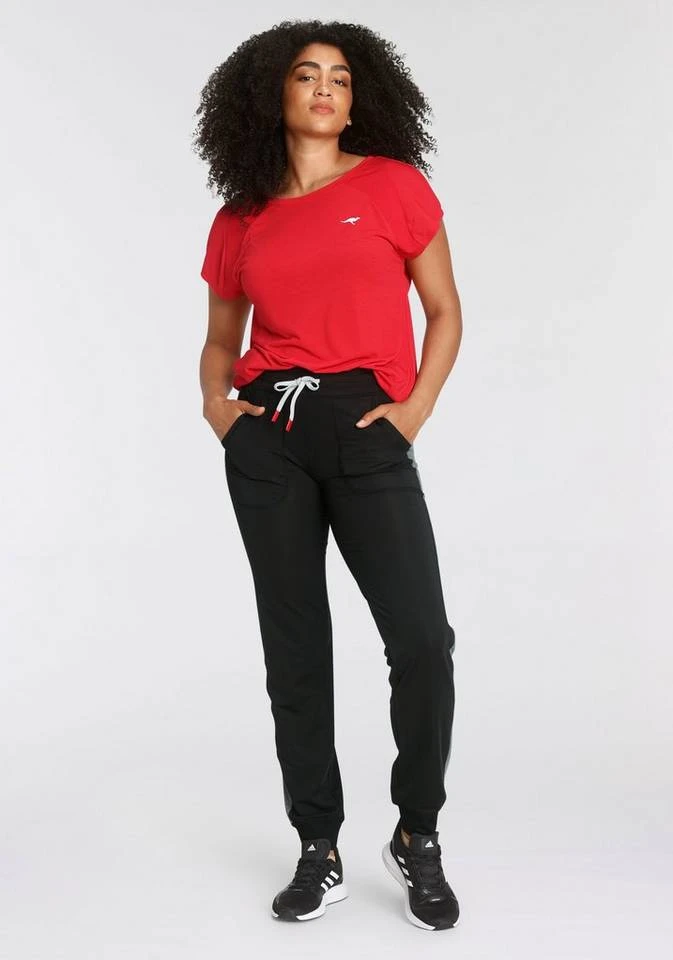 KangaROOS T-Shirt »Nachhaltige LENZING™ ECOVERO™ Viskose« Rot, Schwarz 6 KangaROOS T-Shirt »Nachhaltige LENZING™ ECOVERO™ Viskose« Rot, Schwarz – Bild 4