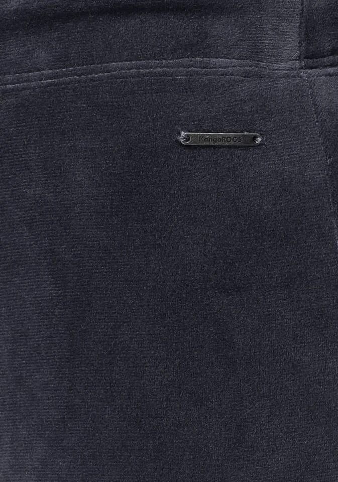 fd41b00b-b2af-51e1-821a-0c07bf6bd3f9.jpg KangaROOS Jazzpants aus weichem Nicky-Samt mit collem Nieten-Logo - NEUE KOLLEKTION Schwarz, Marine -KANGAROOS Verkäufe fd41b00b b2af 51e1 821a 0c07bf6bd3f9